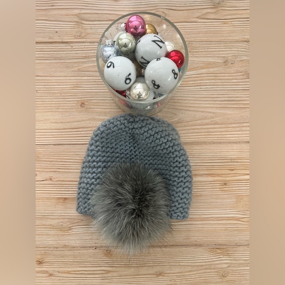 Inverni Blue Cashmere Beanie with Fur Pom - Picture 1 of 4